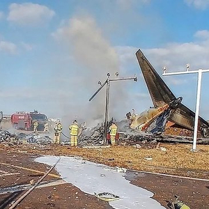 韓國客機(jī)爆炸確認(rèn)179人遇難