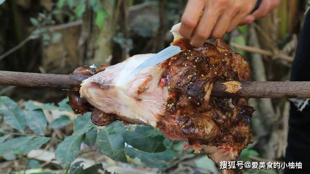 男子吃未烤熟肉串被確診腦膜炎