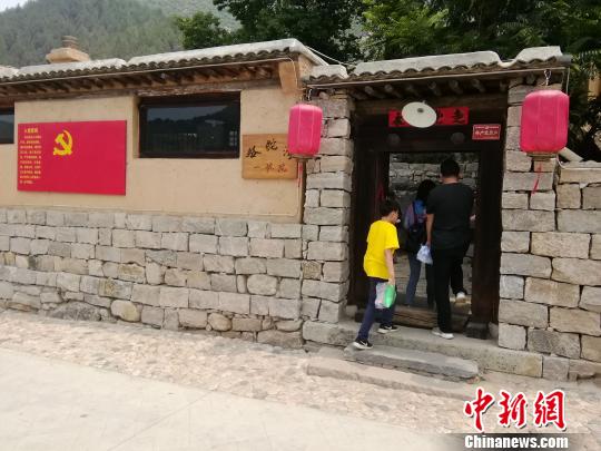 貧困村變旅游打卡點(diǎn)一房難求