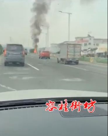 山西兩貨車追尾爆出一團火球,數據驅動決策執行_輕量版32.79.12