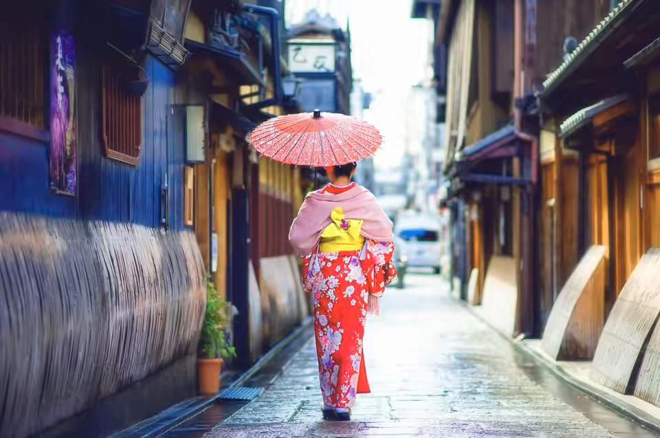 澳門六門彩網金牛版,女子穿和服在南京景區拍照遭怒懟