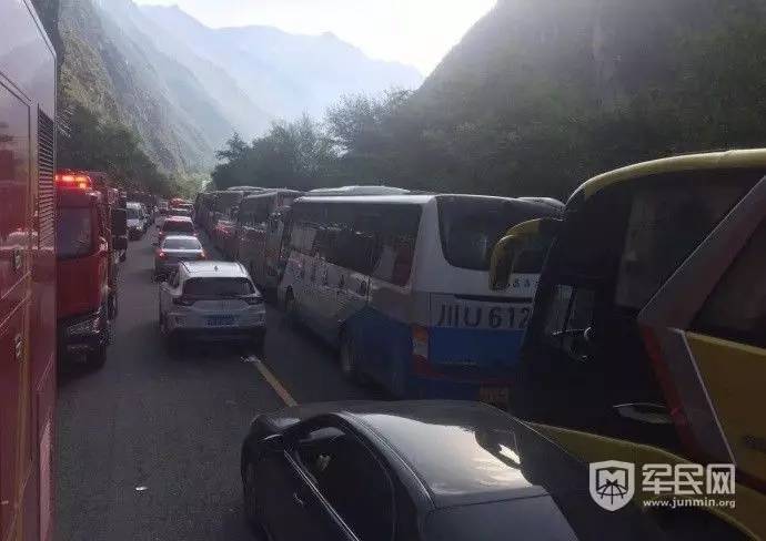 香港和澳門開獎結果600圖庫,車輛陷冰窟 皮卡司機救援不幸遇難