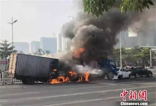 2025香港一碼中碼資料大全,廣東一公交車起火致6人死亡實(shí)際應(yīng)用解析說(shuō)明_刻版74.13.92